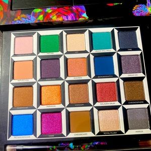 Limited Edition Urban Decay eyeshadow palette. Never used